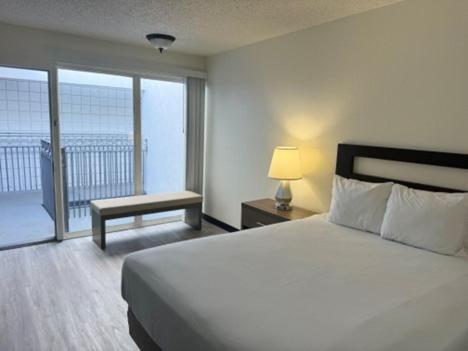 Mc Pacific Inn & Suites Torrance Exterior photo